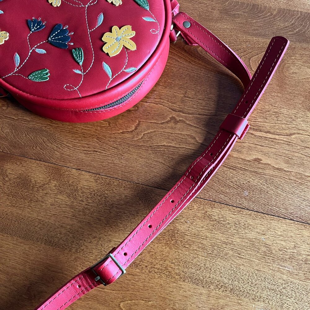 Portland Leather Goods Folklore Ruby large circle crossbody - Picture 8 of 16